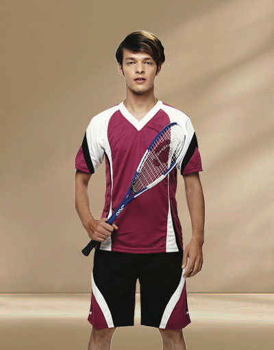 SHORTS & V-NECK T-SHIRT